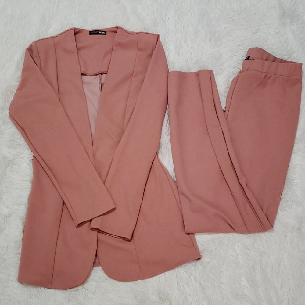 Pant suit (fashion nova)